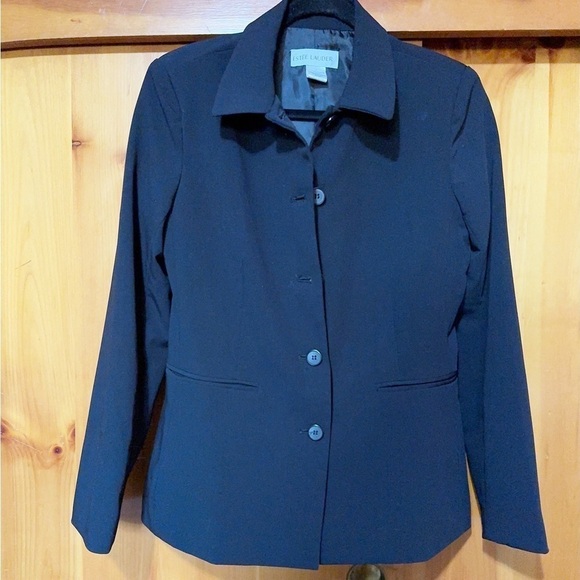 Women’s Classic Navy Blazer Size 6 Estée Lauder washable adorable flattering - Picture 1 of 4